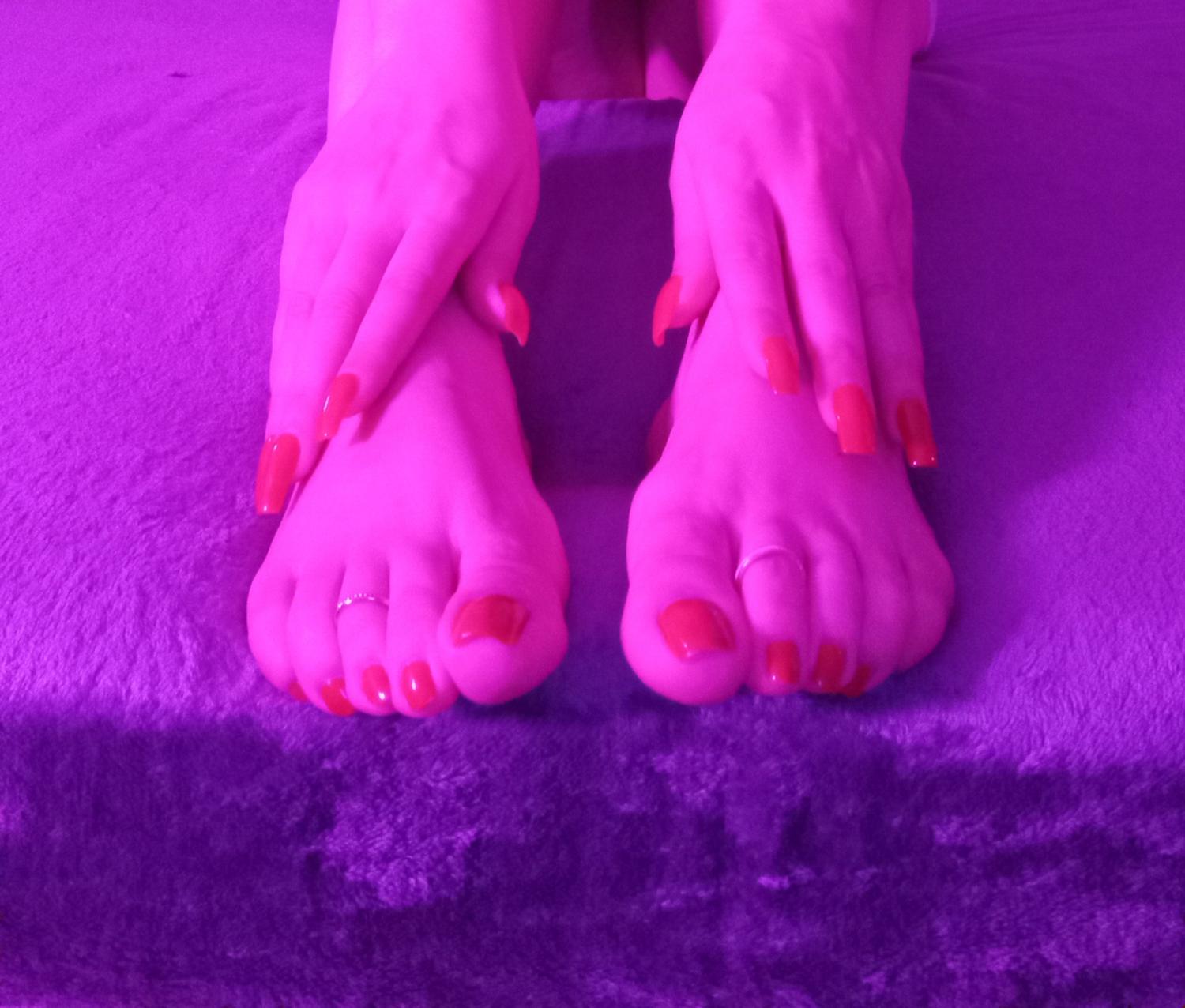 Pieds-sensually-delicious's media