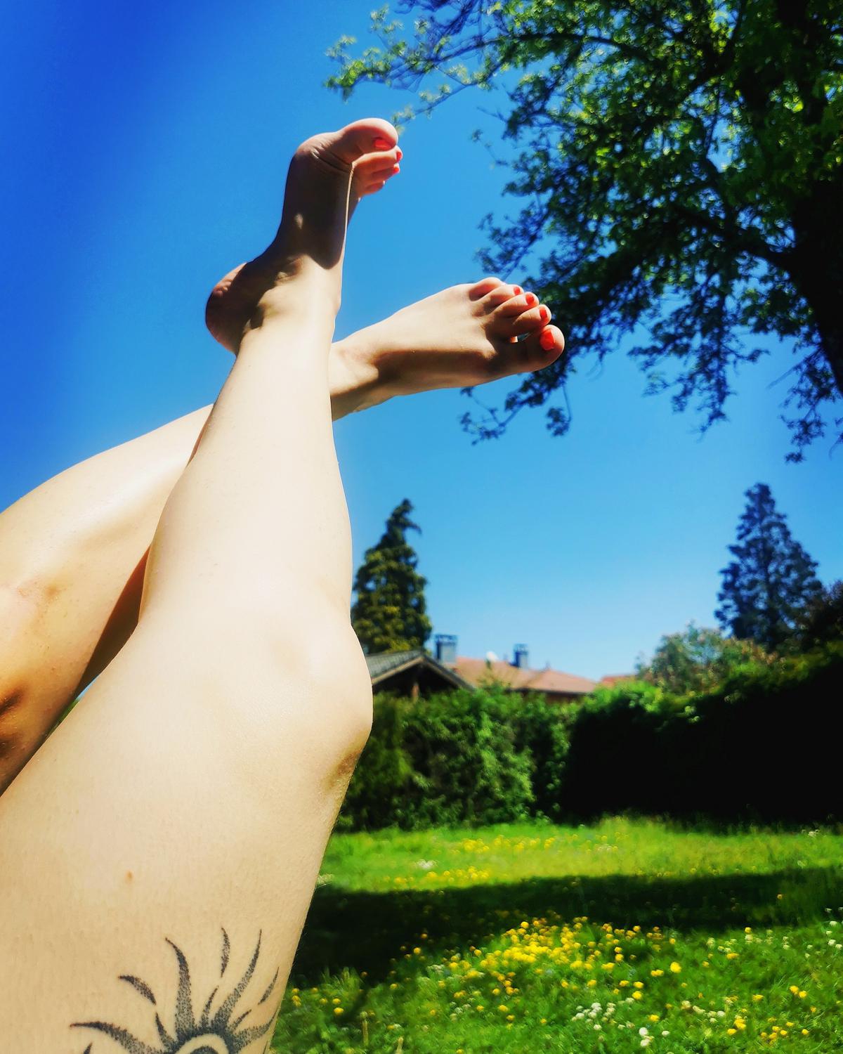 Pieds-thya-feet's media