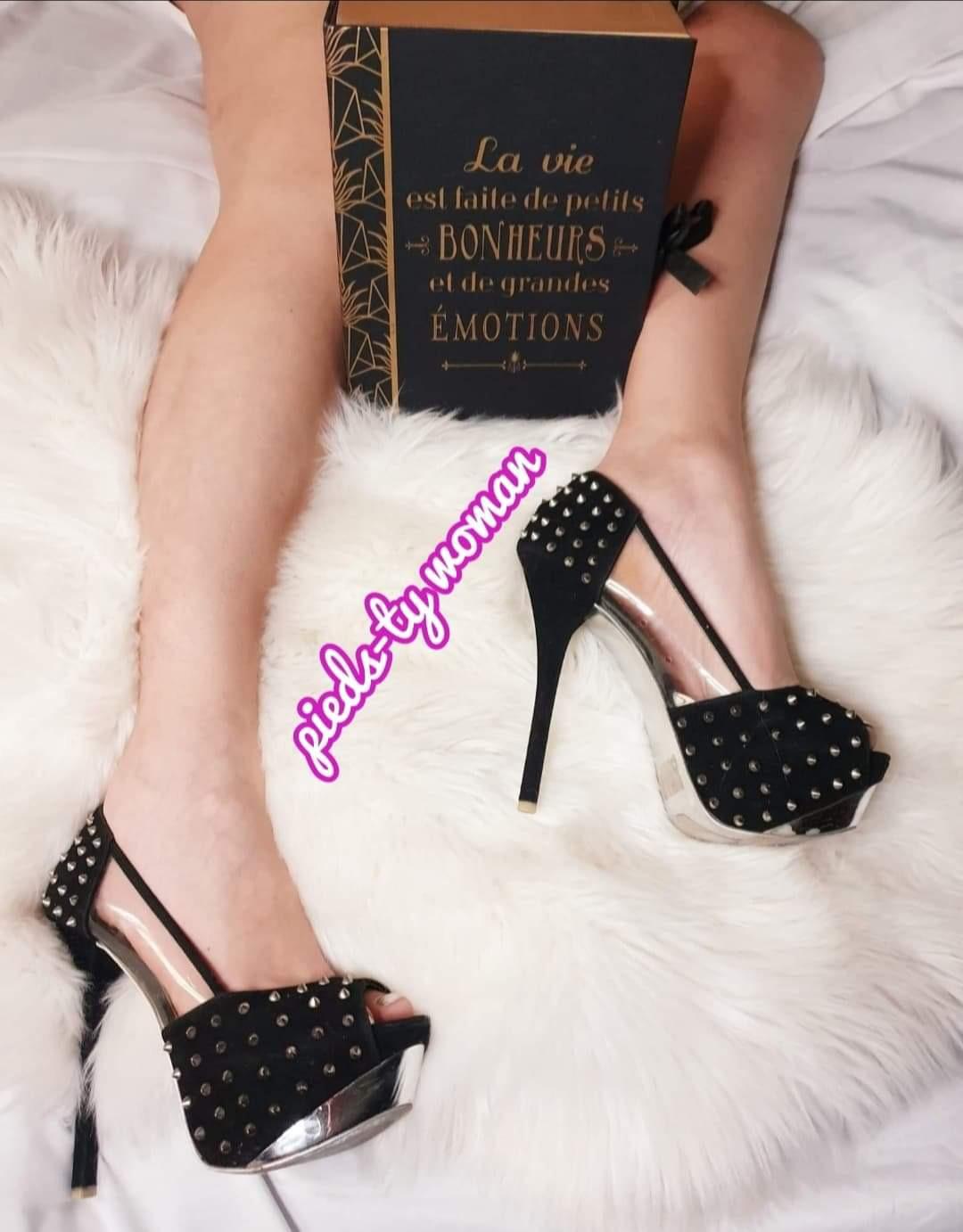 Pieds_ty_woman's media