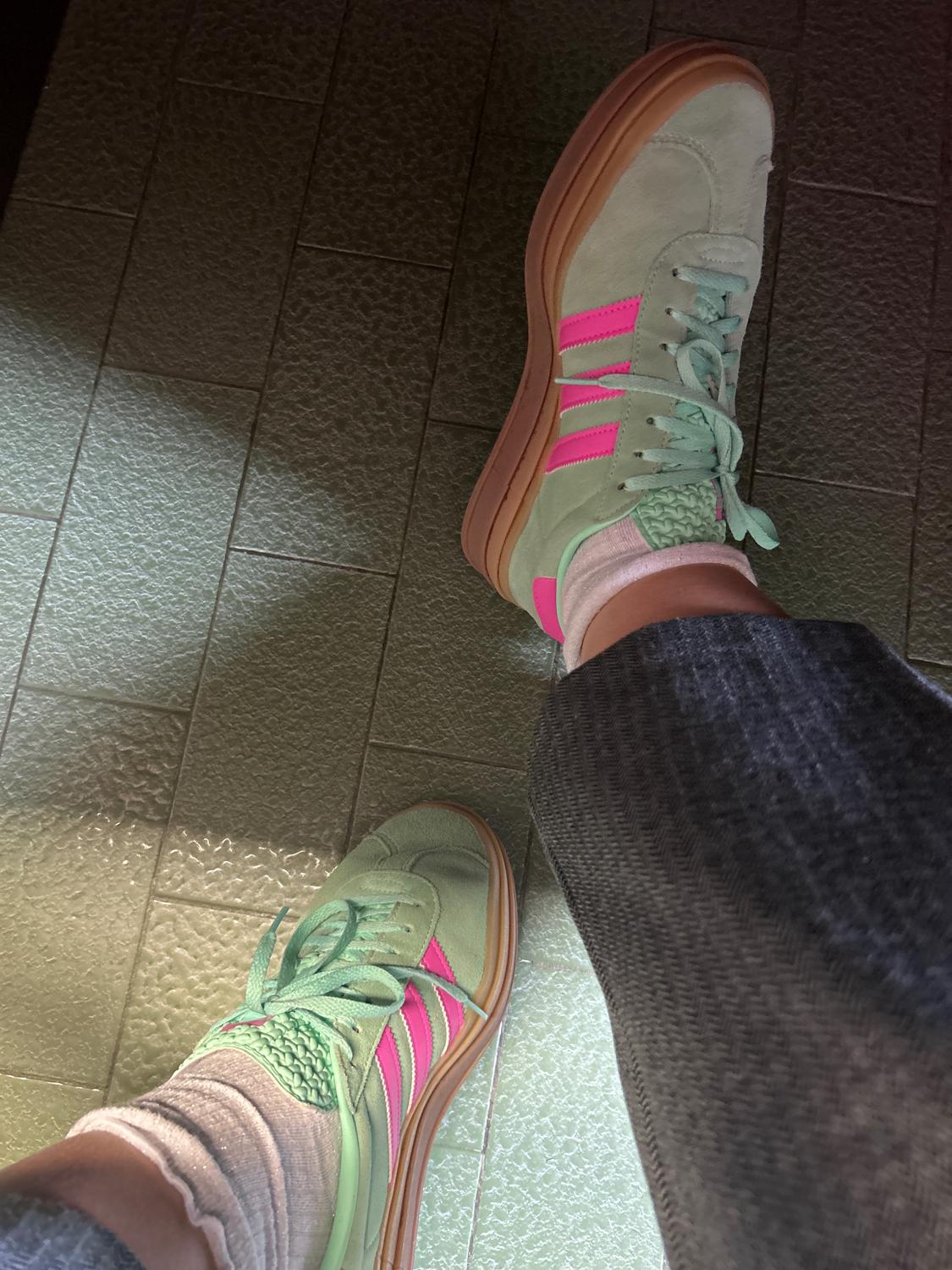 Pieds64220's media