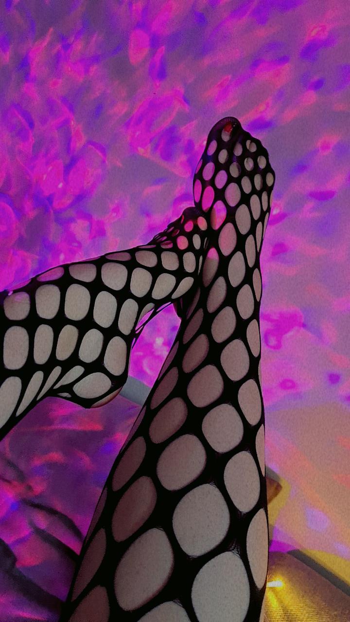 Piedsgirly-feet's media