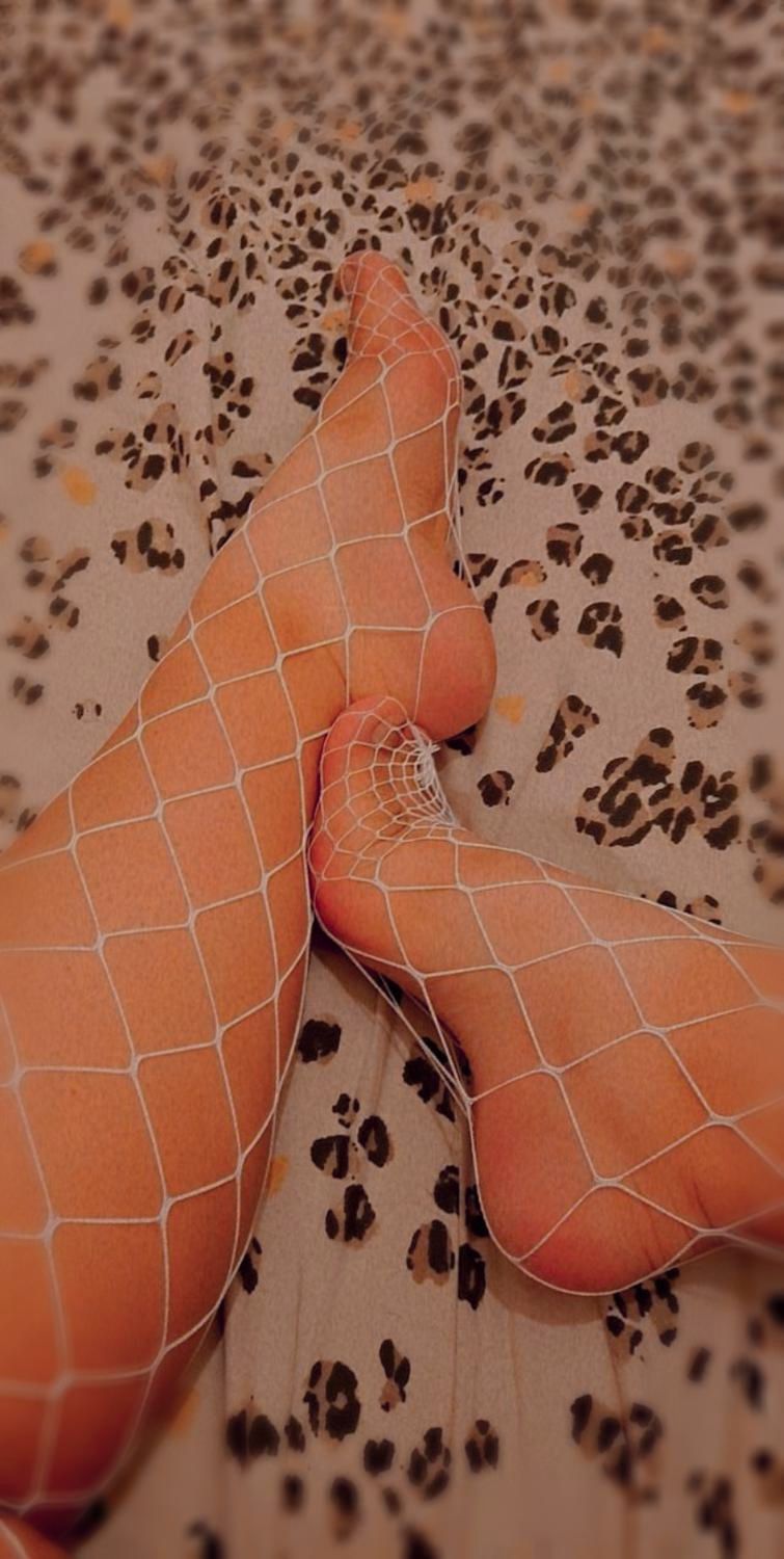 Piedsgirly-feet's media