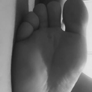 Pinky_foot's media