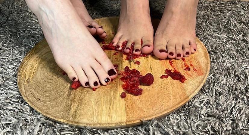 Prendtonpieds's media