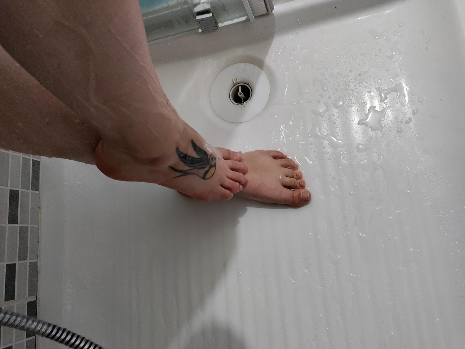 Pretty_lovely_feet's media