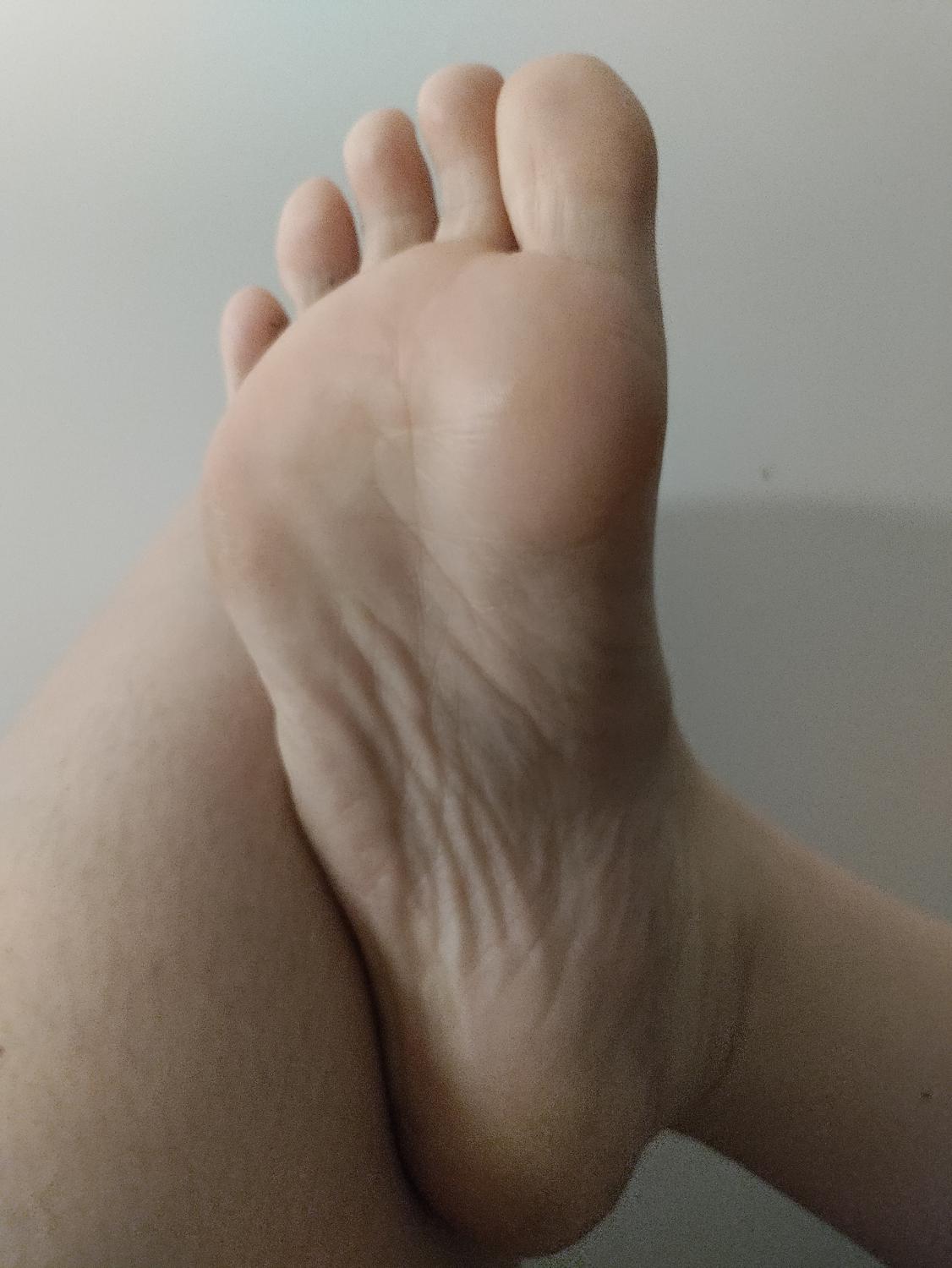 Pretty_lovely_feet's media