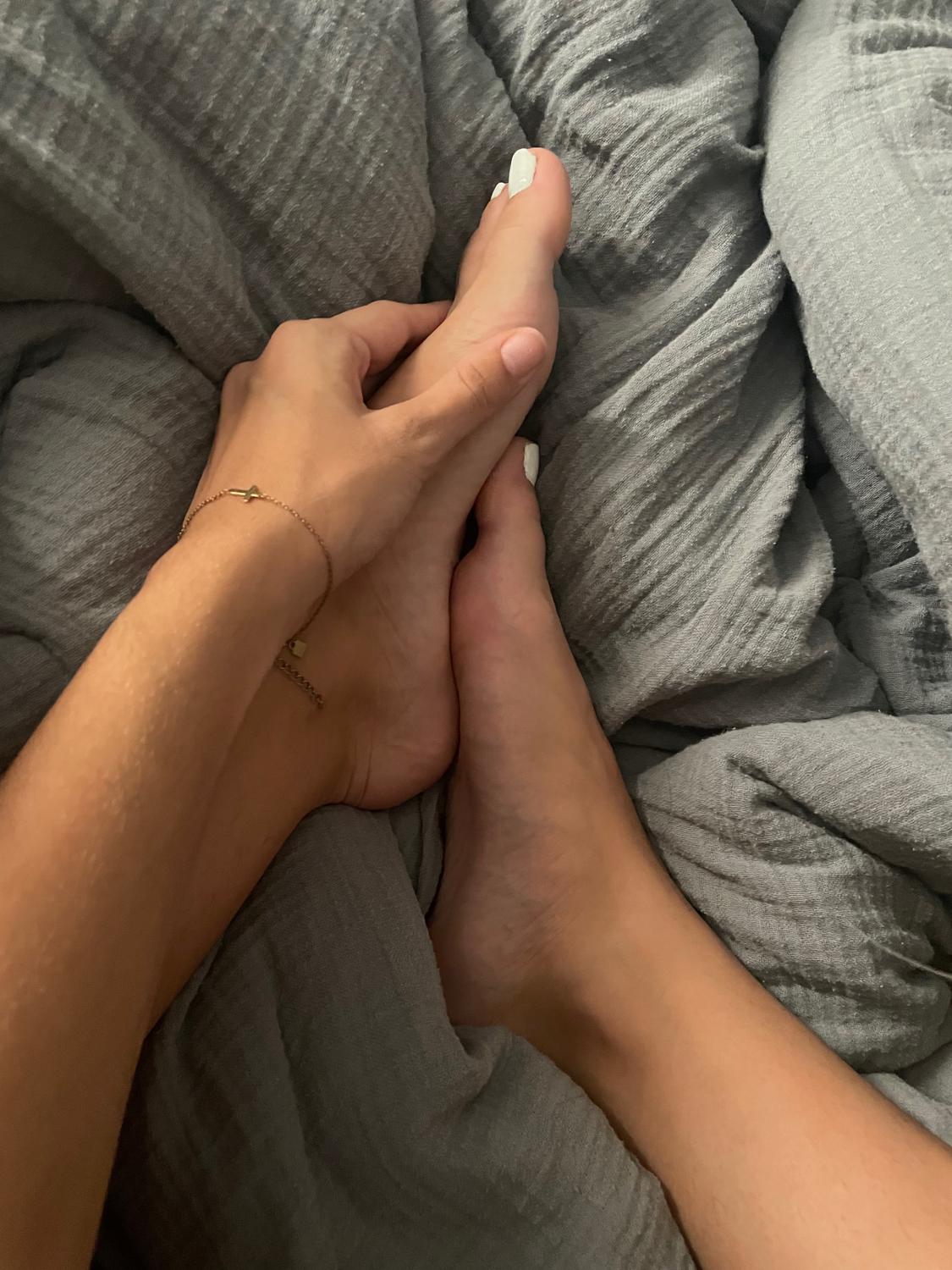 Prettyfeetfeet's media