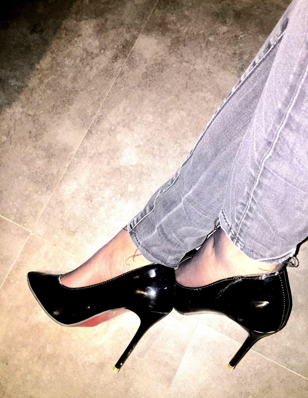 Prettyfeetoftheprettywoman's media