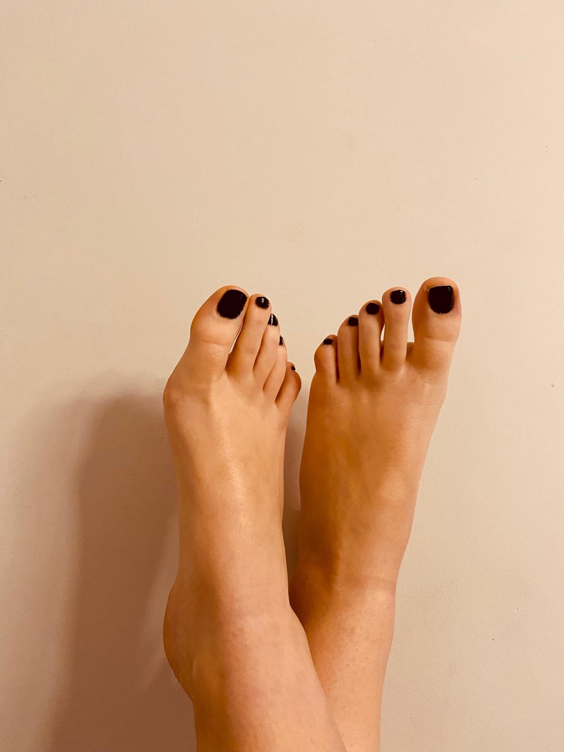 Prettypolishfeet's media