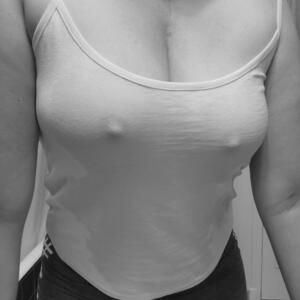 Prettywomen7's media