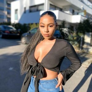 Q_titi_'s media