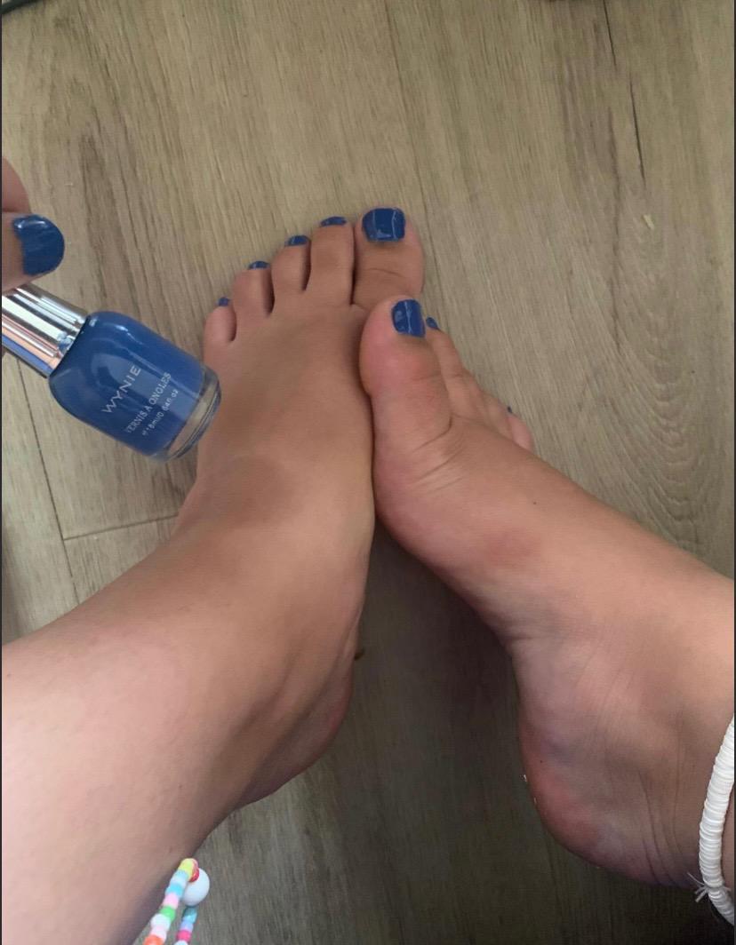 Queenfeet___'s media