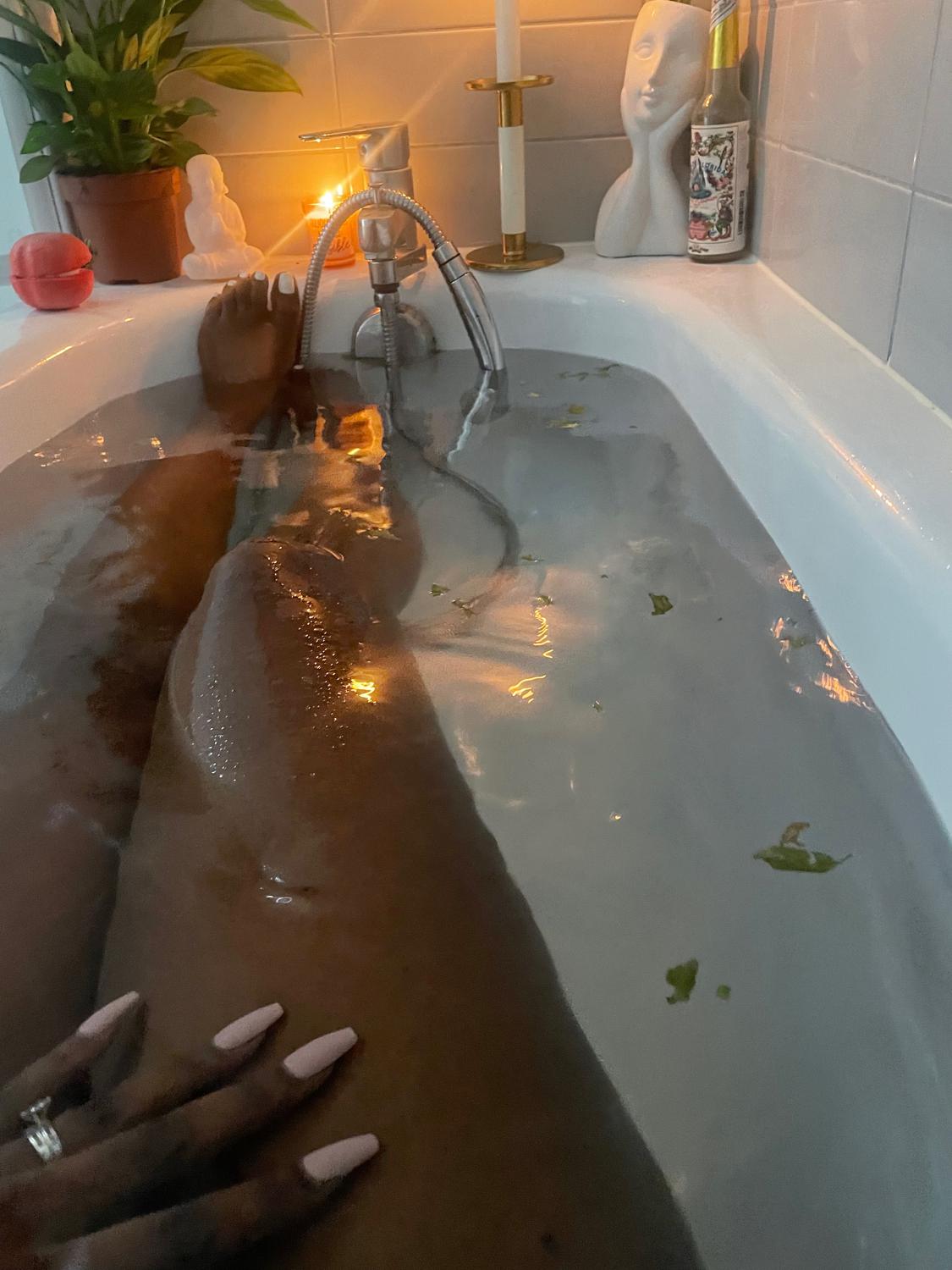 Queenmaah_'s media