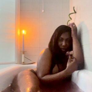 Queenmaah_'s media