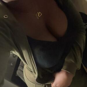 Queenmaah_'s media