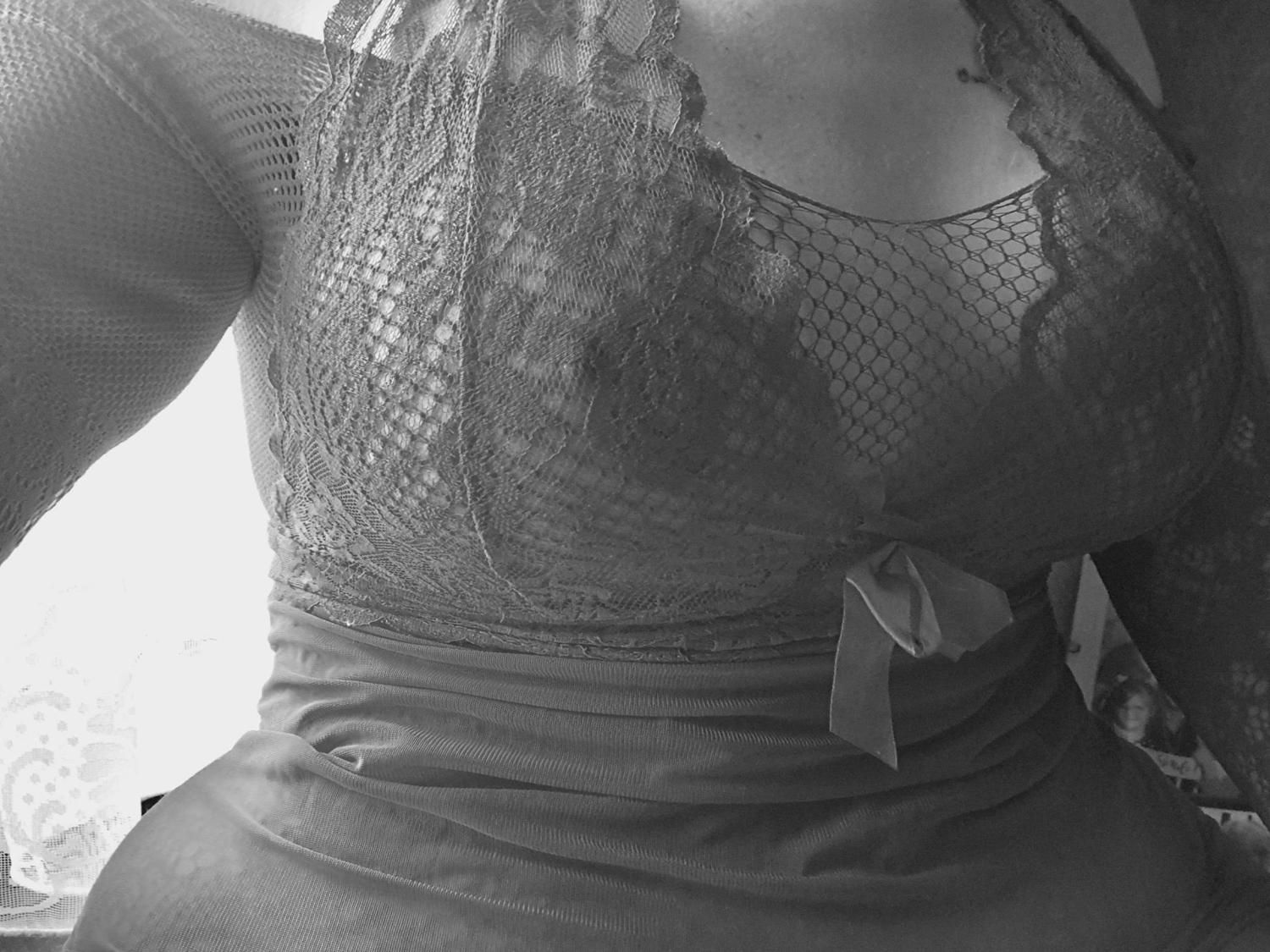 Raquel-curvy's media