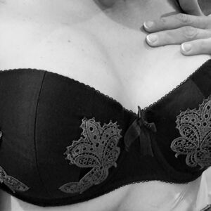Raquel-curvy's media