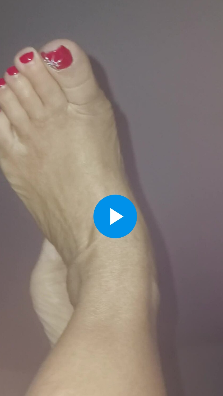Reinegoldyfeet's media