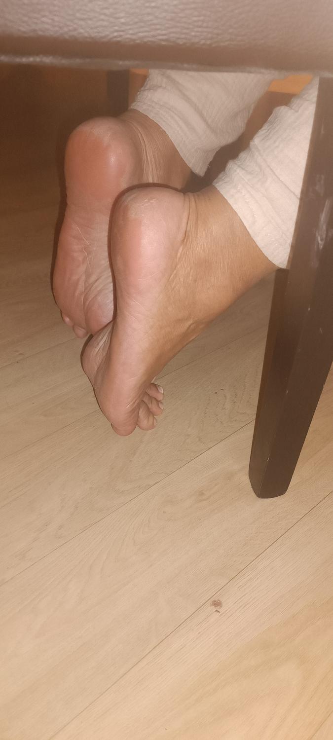 Reinegoldyfeet's media