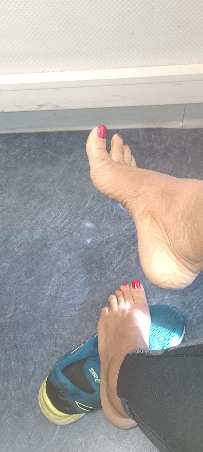 Reinegoldyfeet's media