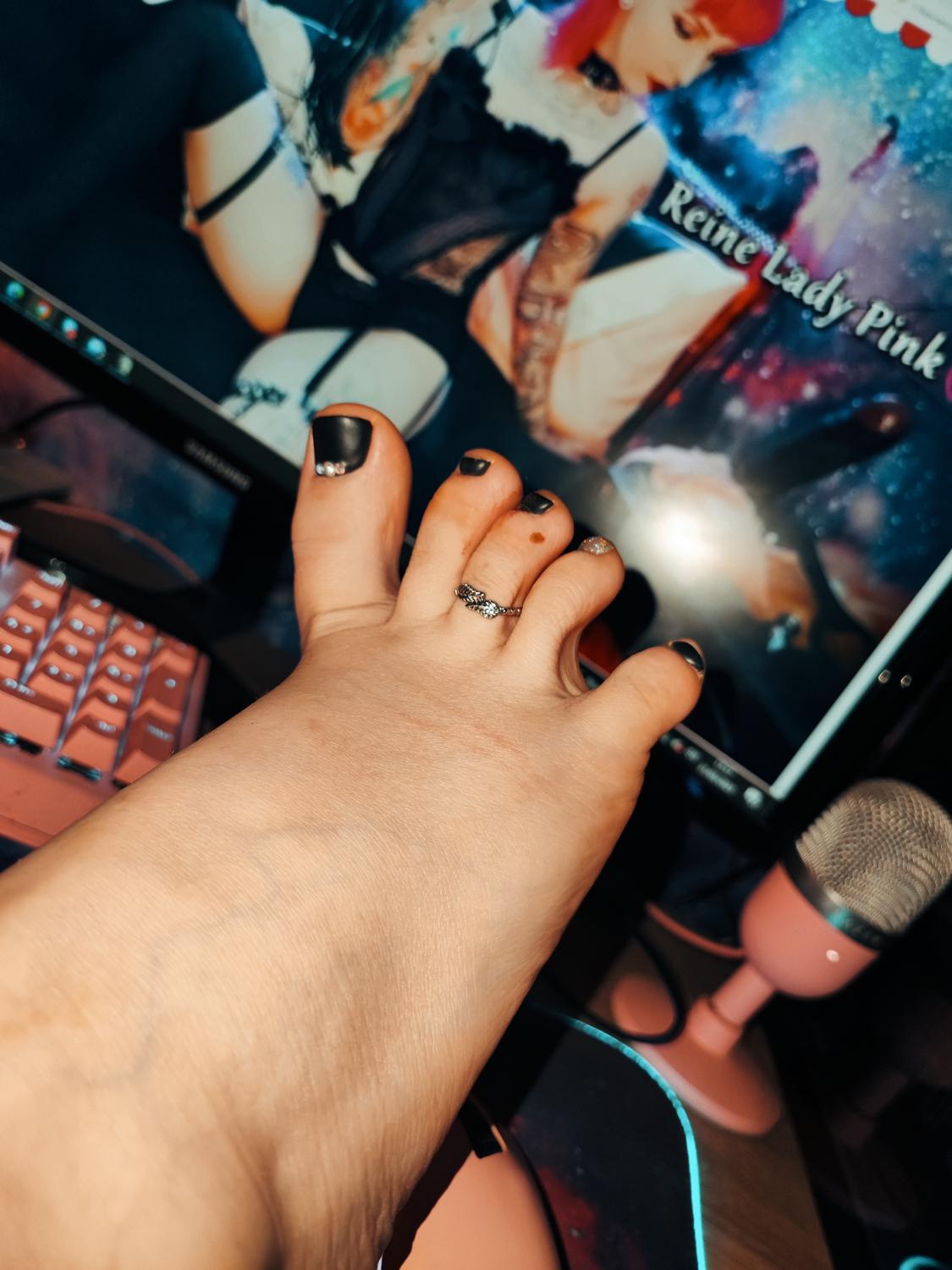 Reineladypink's media