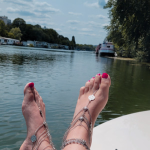 Roberta75_feet's media