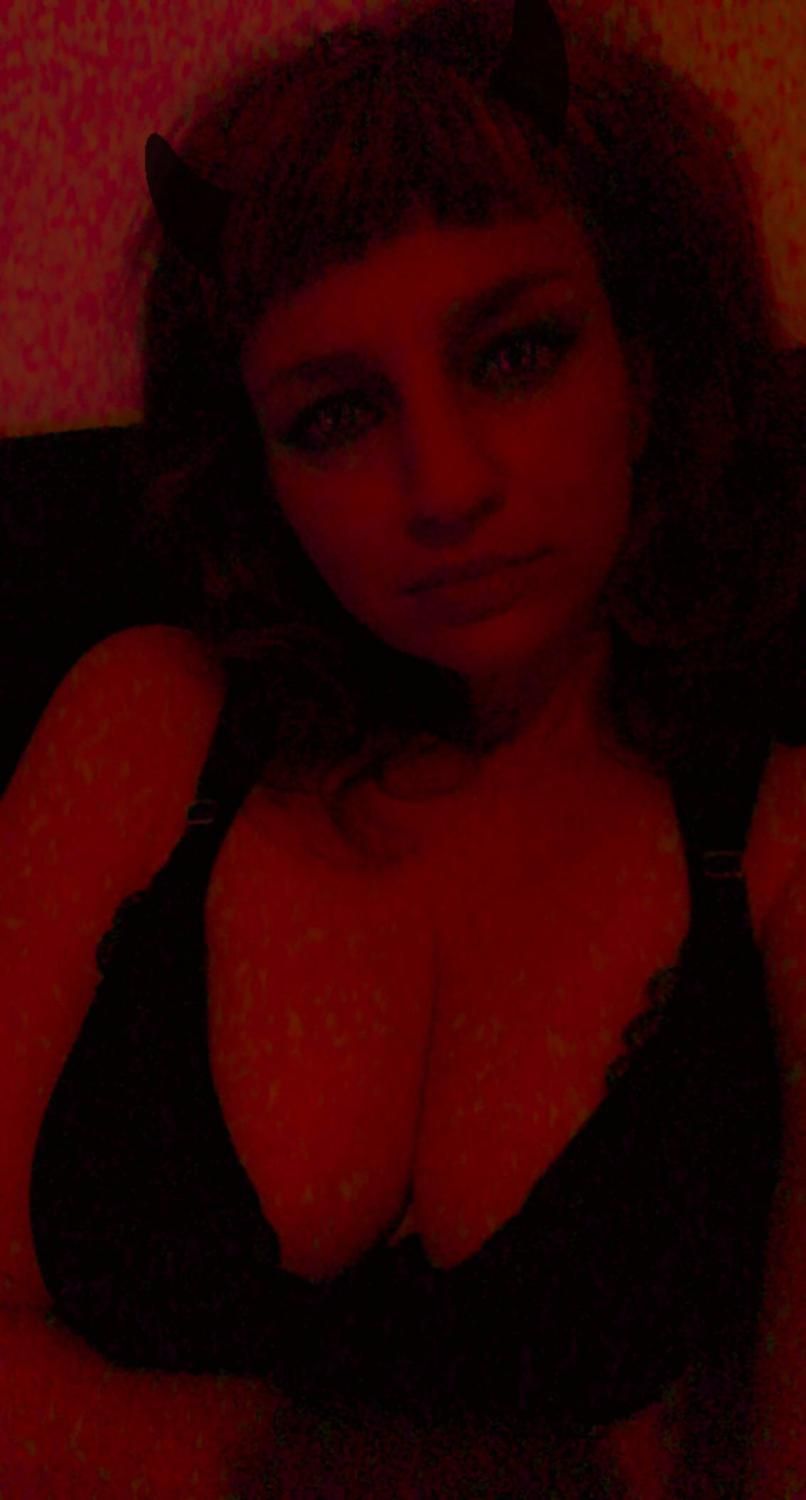Rocknrollqueen456351's media