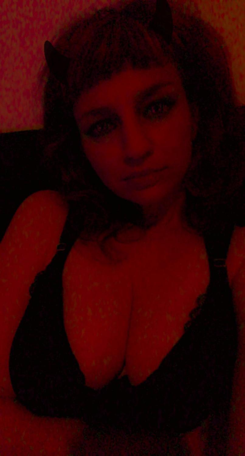 Rocknrollqueen456351's media