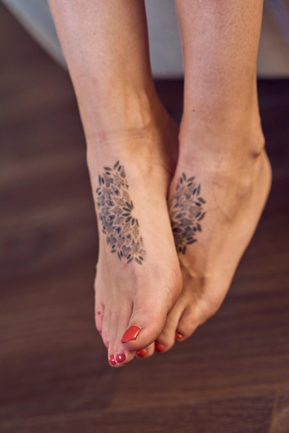 Romy_tattooed_feet's media