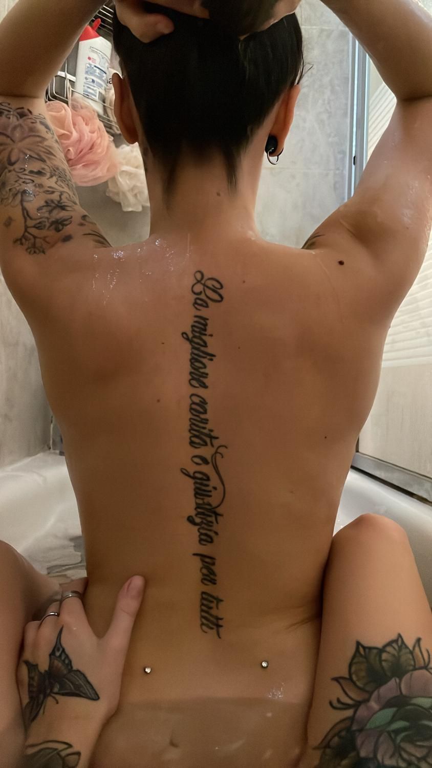 Roselamissdior's media
