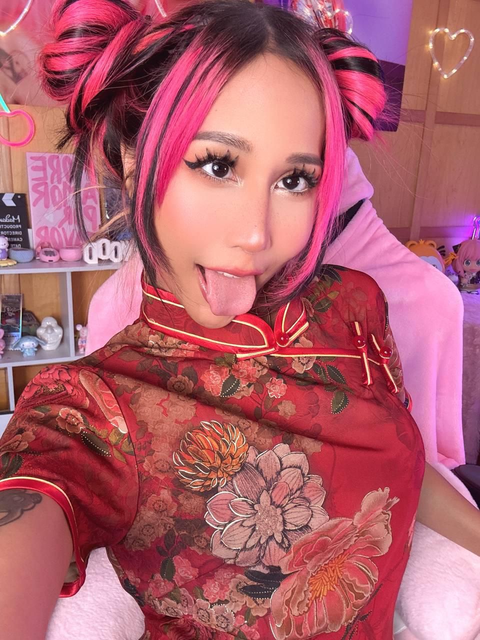 Rosesakura's media