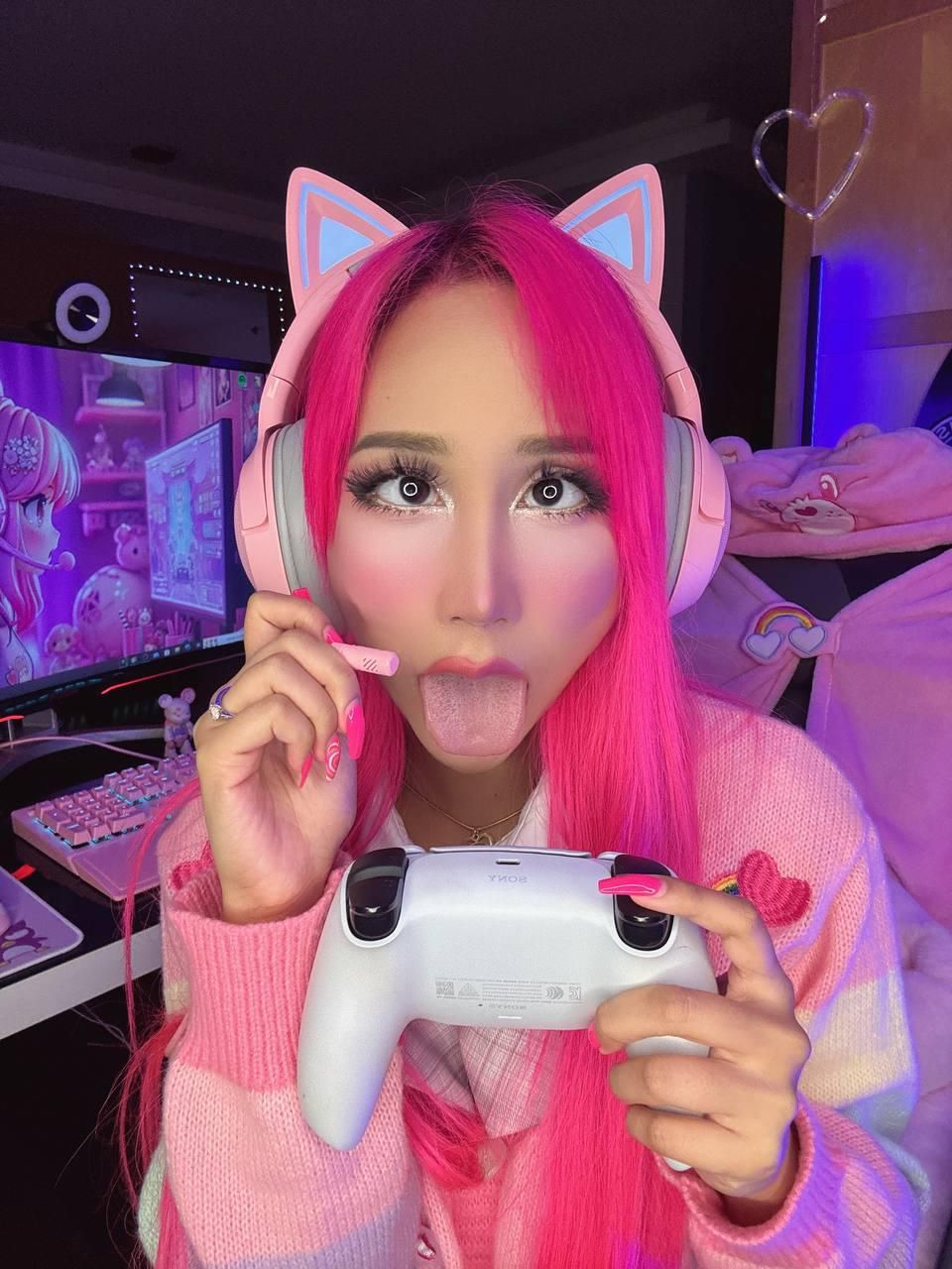 Rosesakura's media