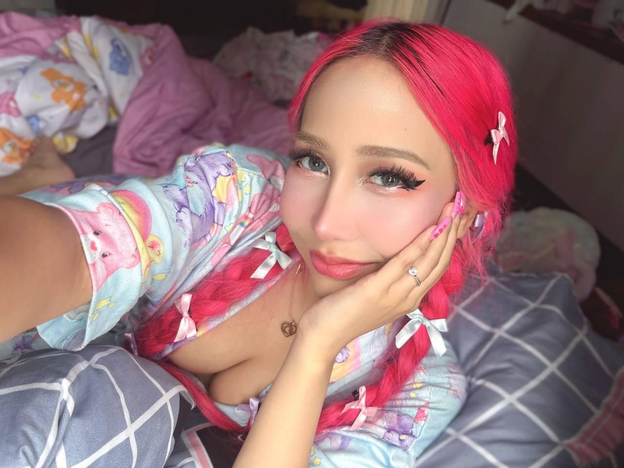 Rosesakura's media