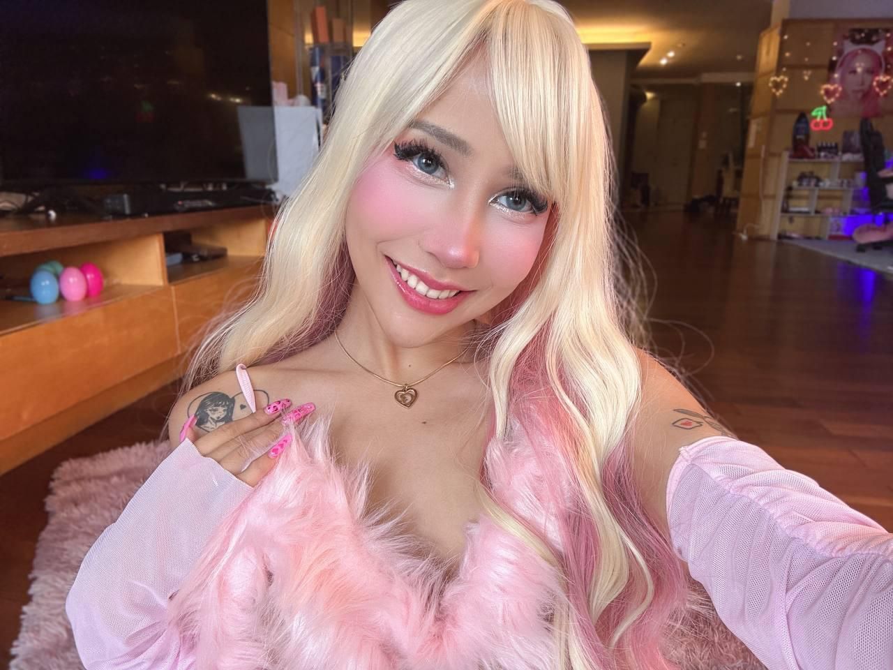 Rosesakura's media