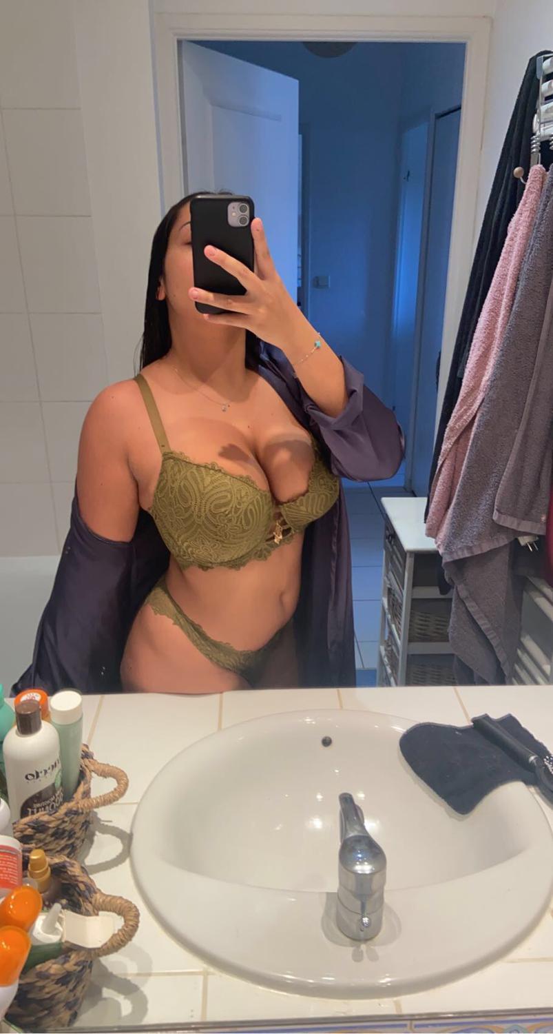 Samia9300's media