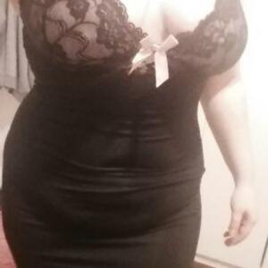 Selene_curvy_french_girl's media