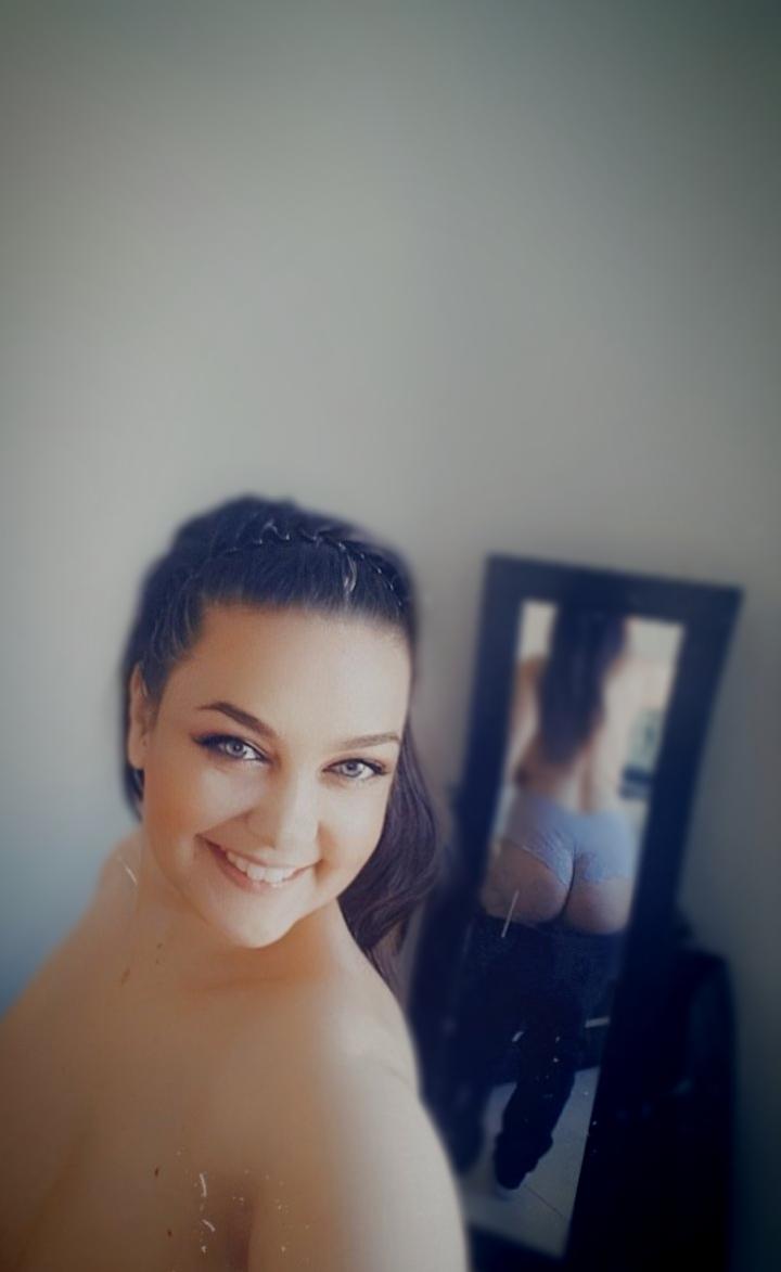 Selinakyle's media