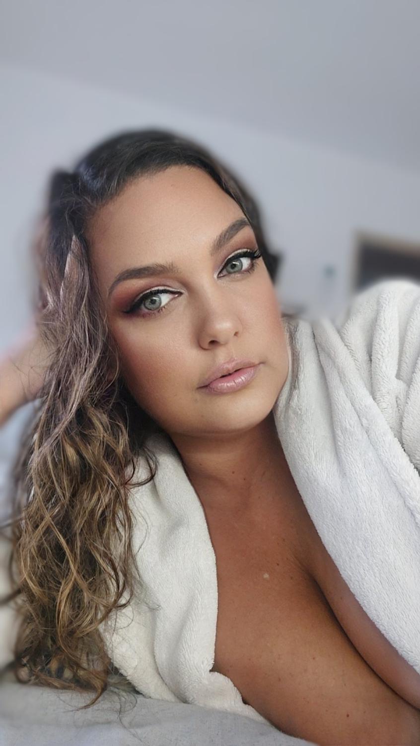 Selinakyle's media