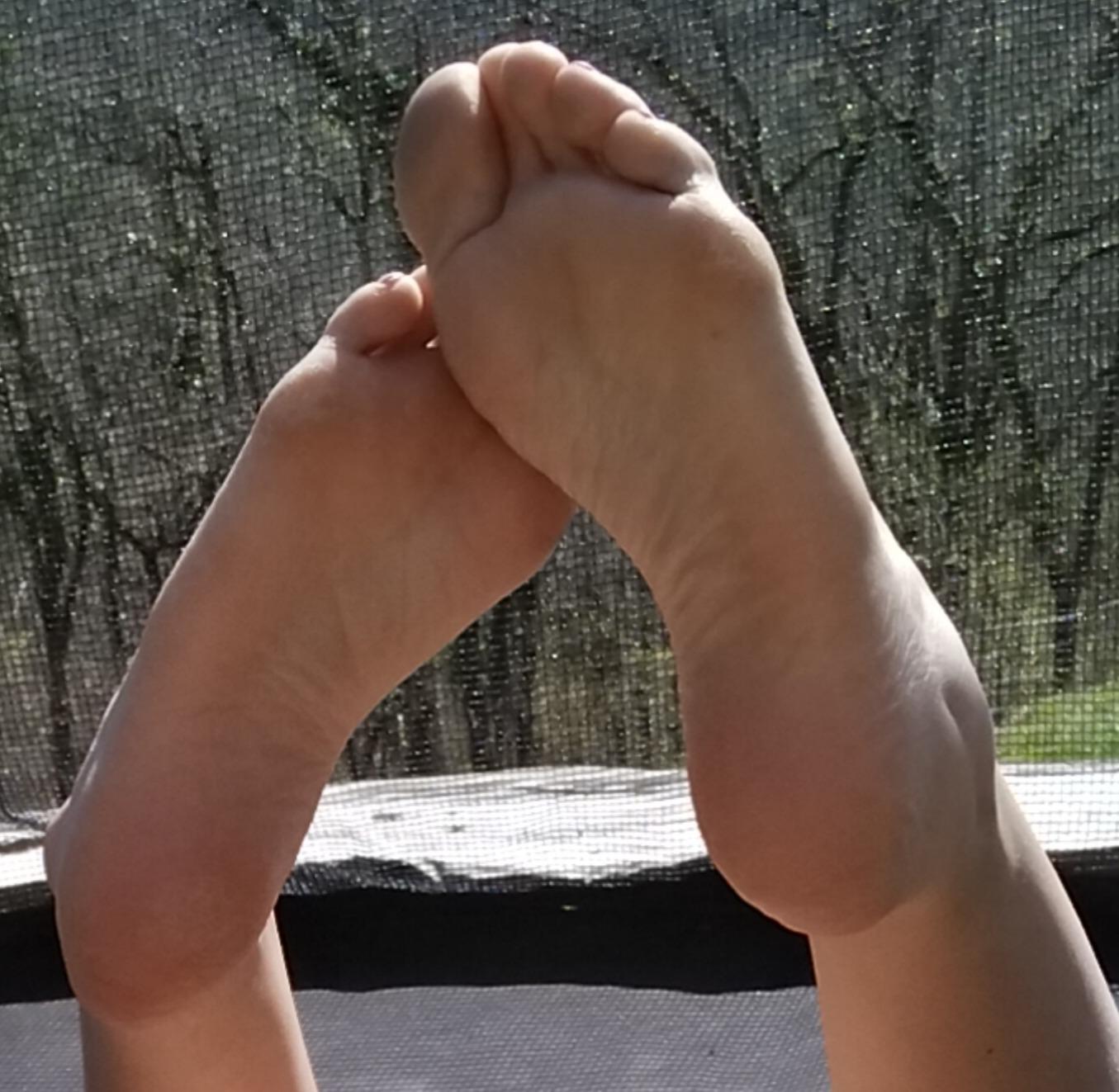 Sexsyfeet's media
