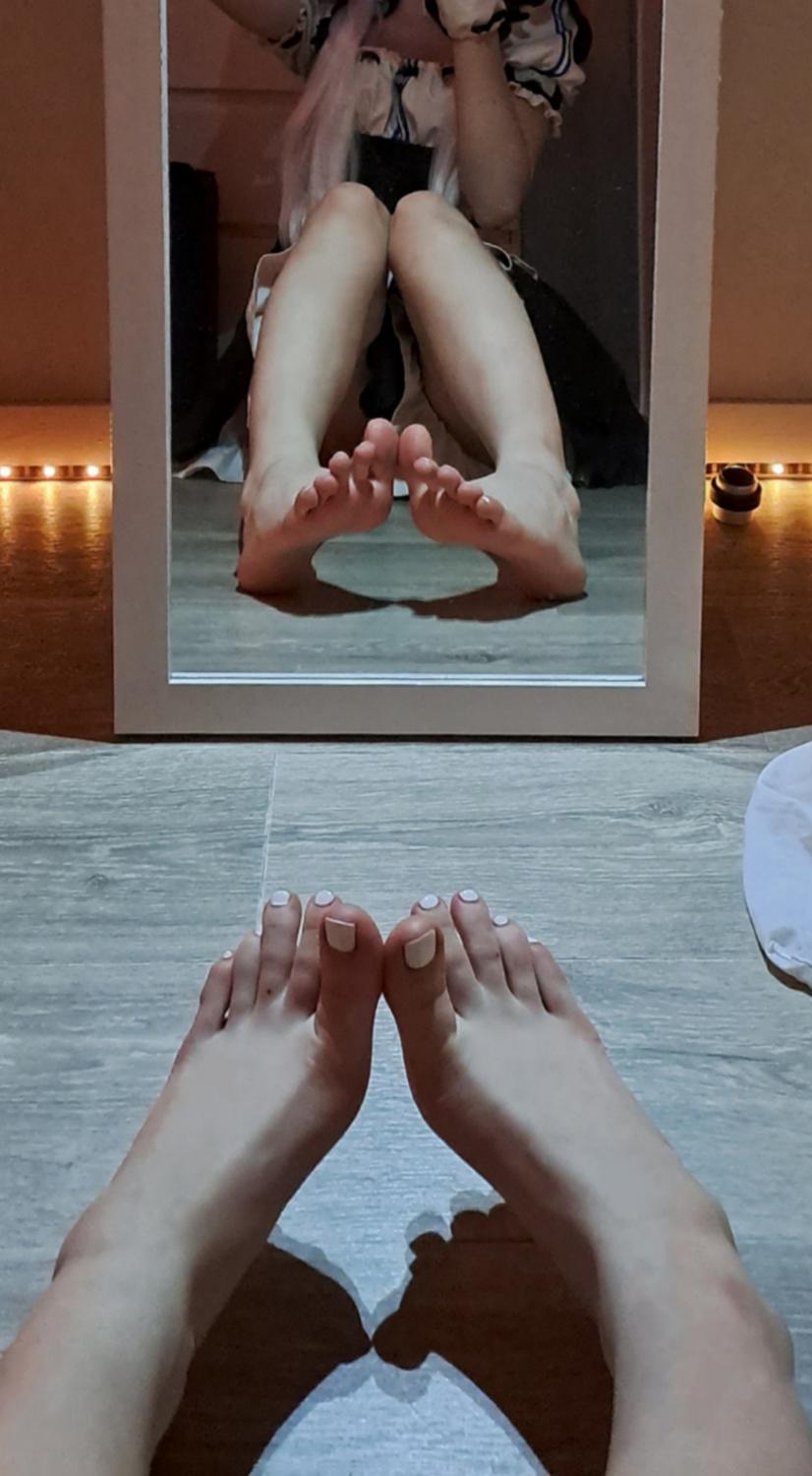 Sexy_feets_cosplayer's media