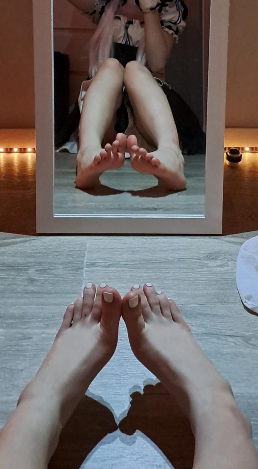 Sexy_feets_cosplayer's media