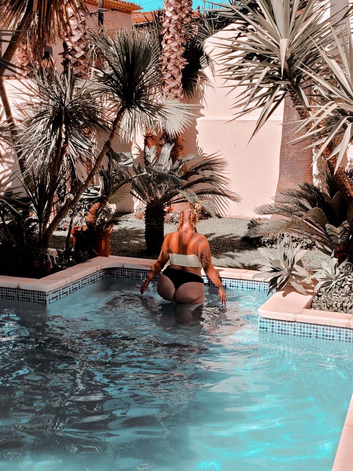 Sexycurvy_'s media