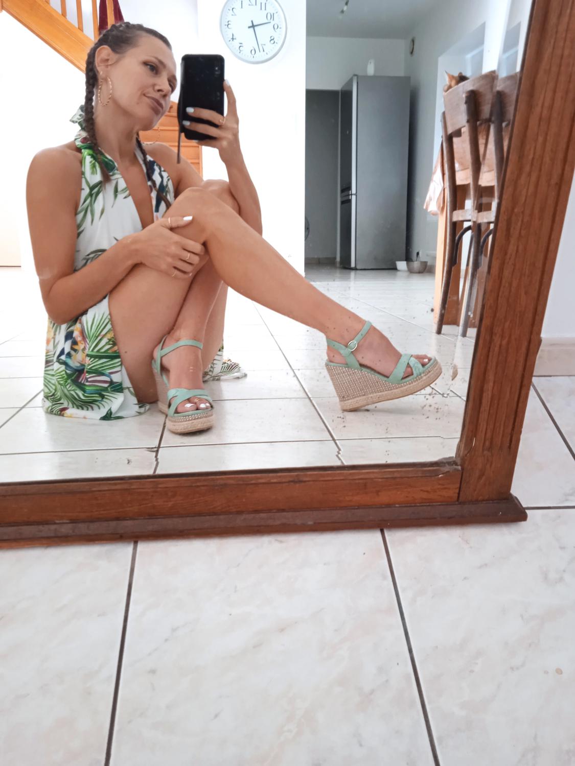 Sexyfeetettalons's media