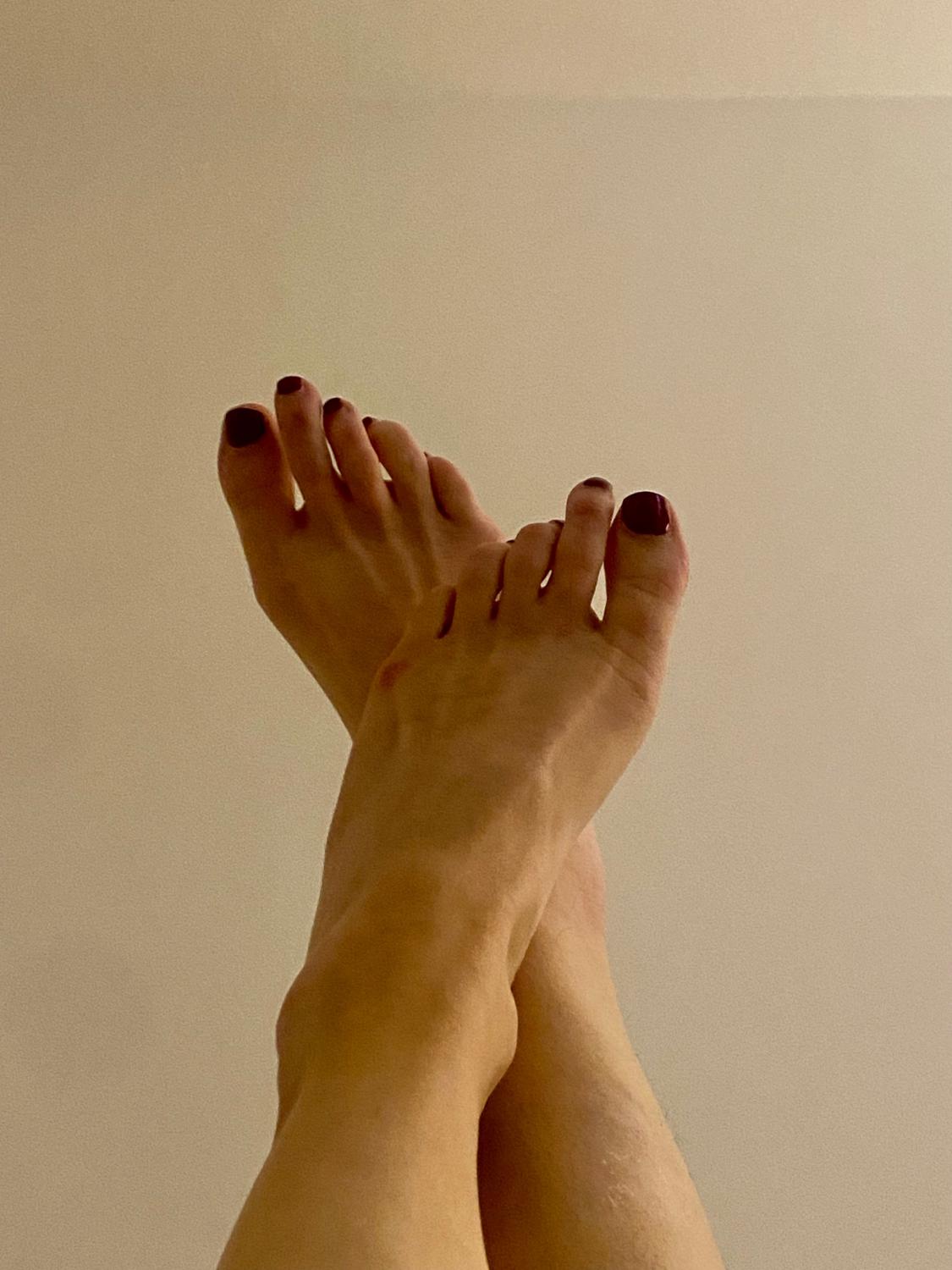 Sexyfeetntoe69's media