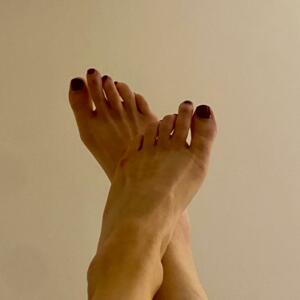 Sexyfeetntoe69's media