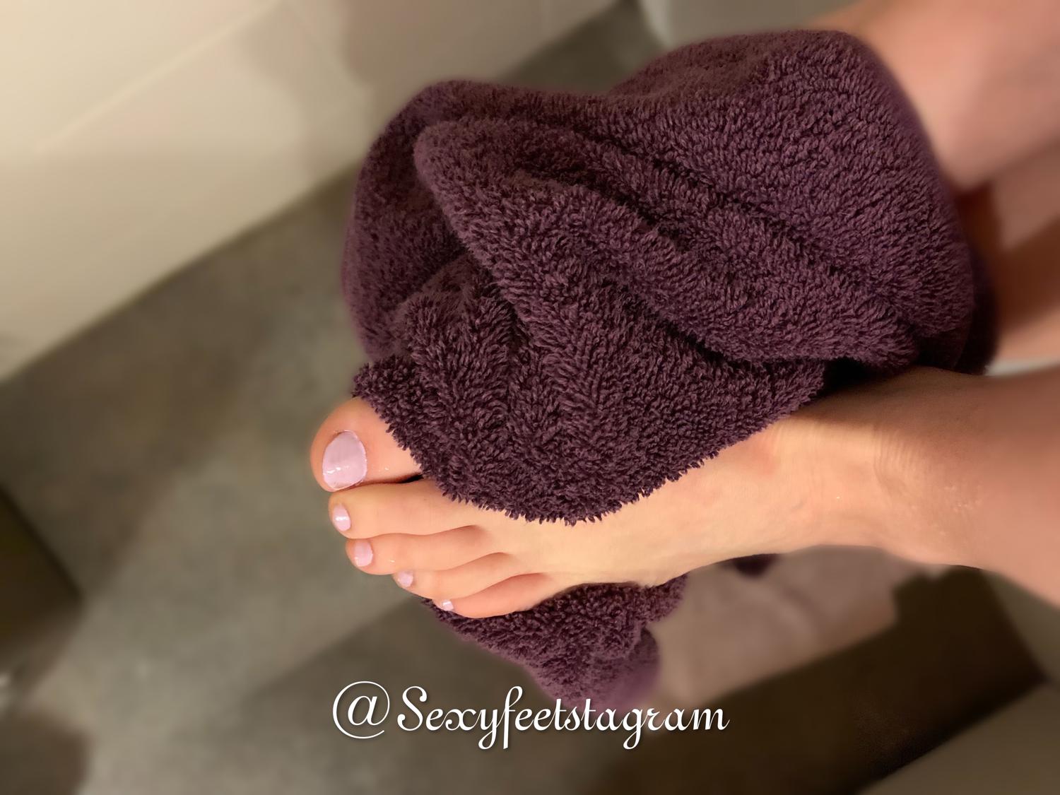 Sexyfeetstagram's media