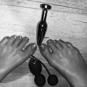 Sexyfrenchfeet5's media