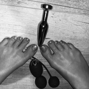 Sexyfrenchfeet5's media