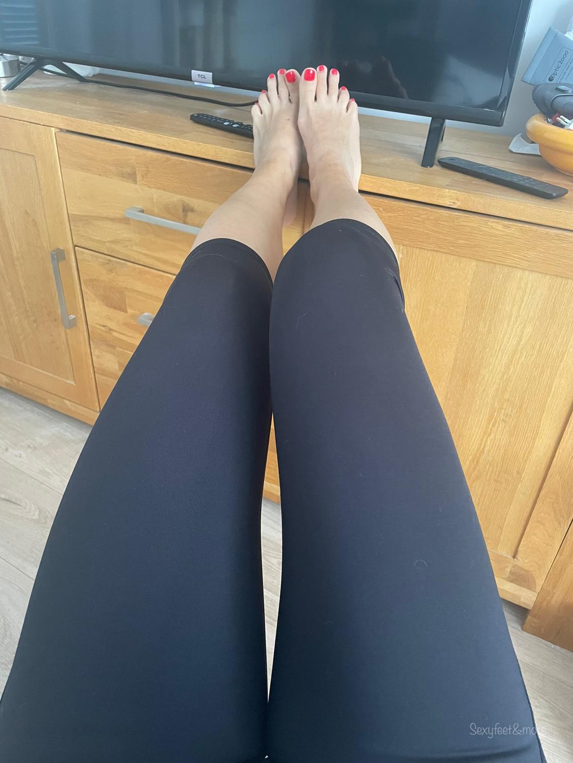 Sexyfrenchfeetandmore's media