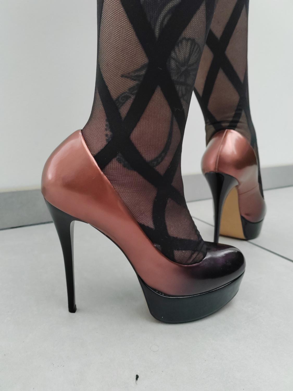 Sexyshoes's media